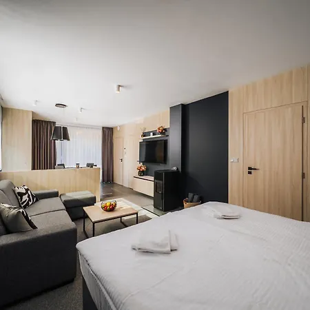 Nise Mountain A25 Hrabovo - Malino Brdo روجومبيروك